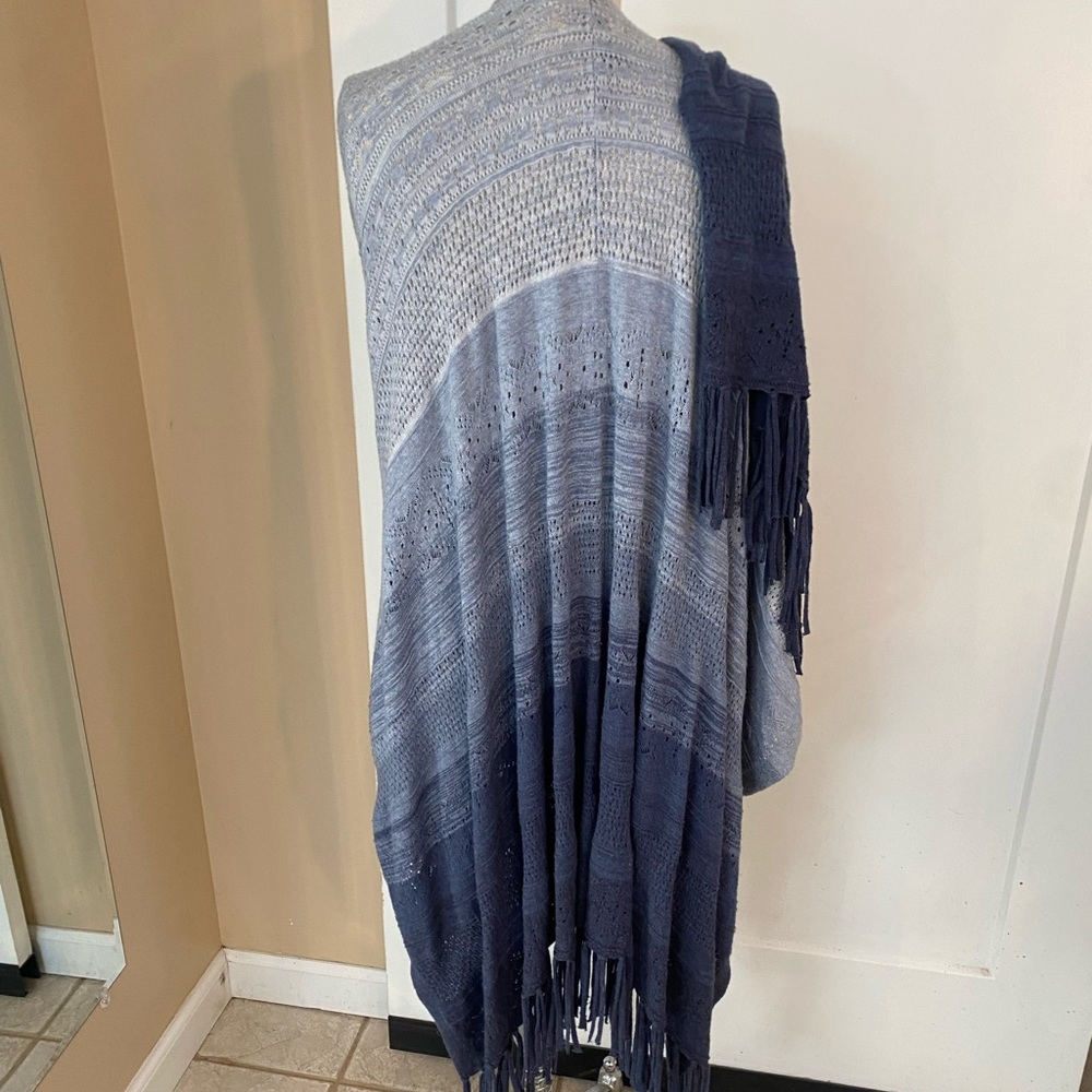 WHBM ombré blue sweater wrap